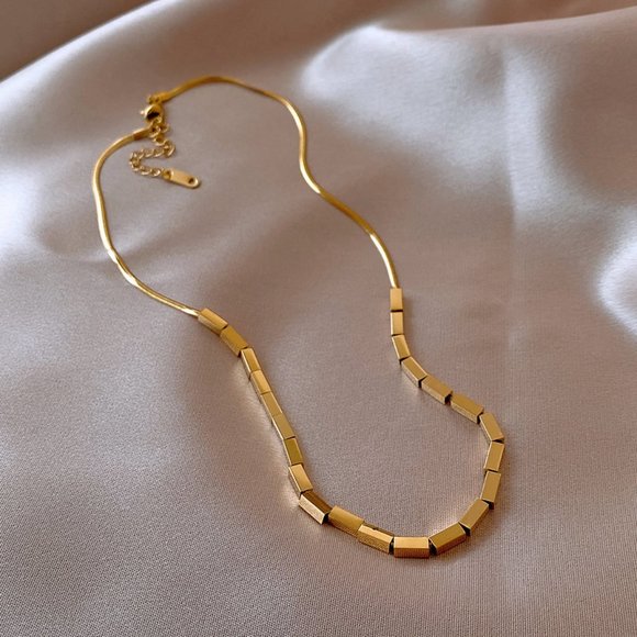 GOLICC Small Gold Brick Necklace - Picture 3 of 13